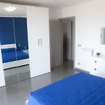 Vacanze Adelaide * צ'פאלו